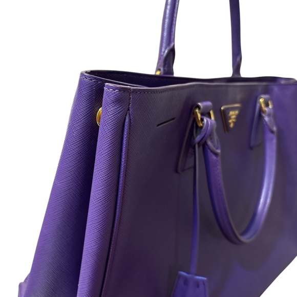 š„EUC Prada Saffiano Lux Leather Purple Tote
š„HOST PICKš„ - Picture 14 of 17